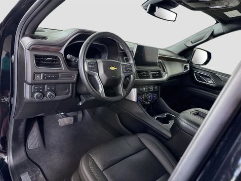 Used 2023 Chevrolet Suburban LT AWD/4WD image 3