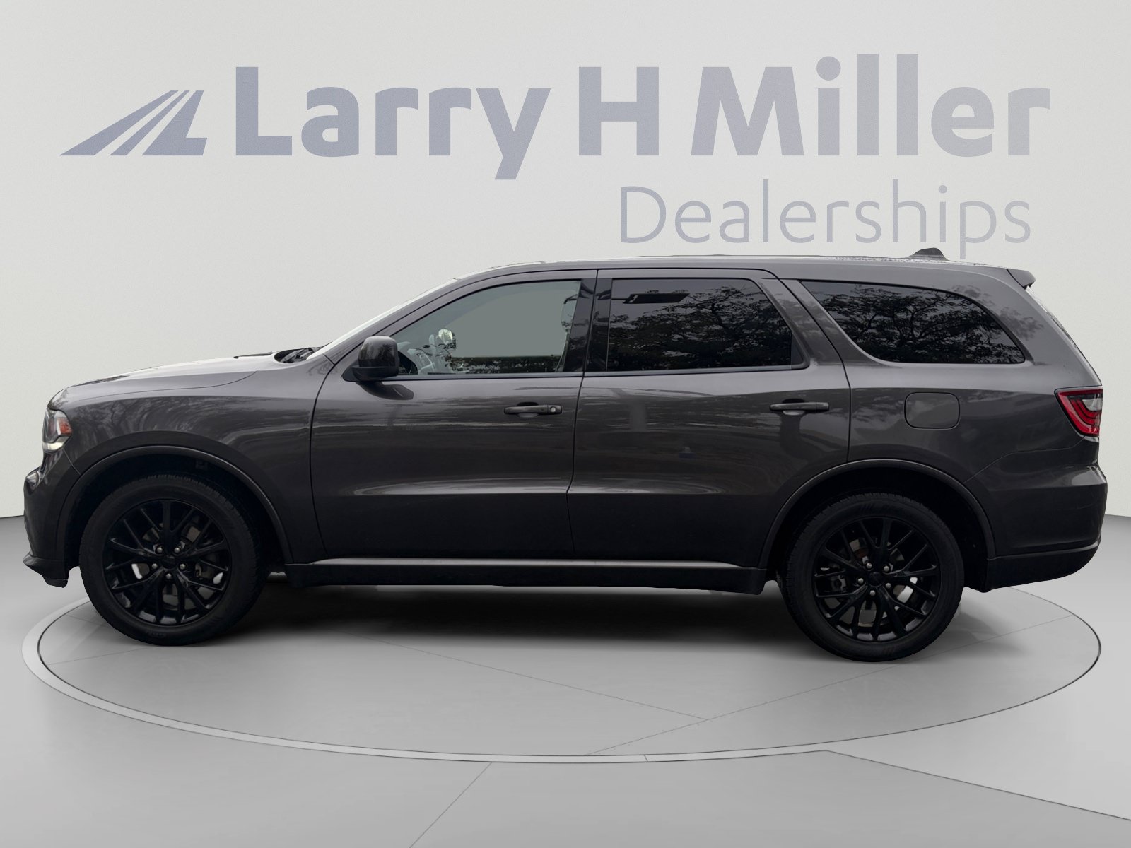 Used 2016 Dodge Durango SXT w/ Blacktop Package AWD/4WD image 2
