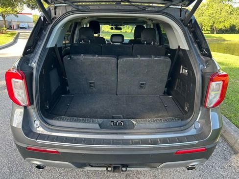 Used 2021 Ford Explorer Limited w/ Equipment Group 301A AWD/4WD image 10