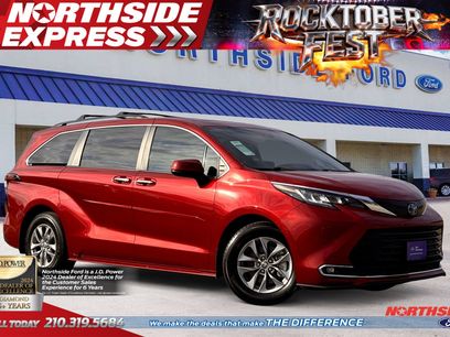 Used 2023 Toyota Sienna XLE