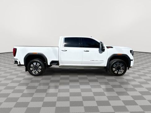 Used 2024 GMC Sierra 3500 Denali w/ Denali Reserve Package AWD/4WD image 11