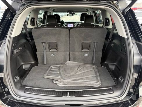 Used 2023 Jeep Grand Cherokee L Limited w/ Black Appearance Package image 12