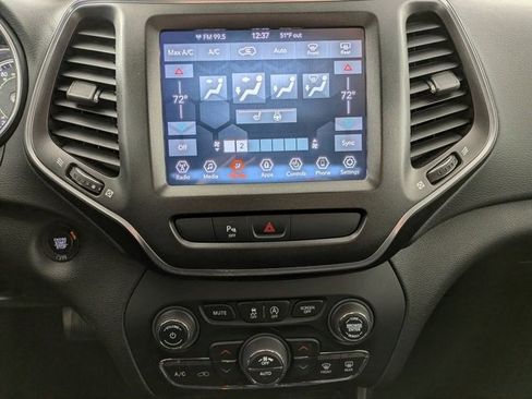 Used 2019 Jeep Cherokee Trailhawk w/ Comfort/Convenience Group image 19