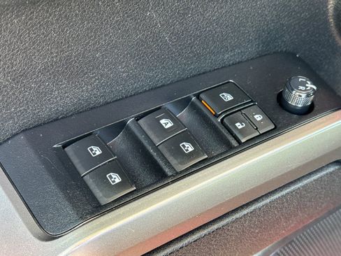 Used 2022 Toyota Tacoma SR5 RWD image 13