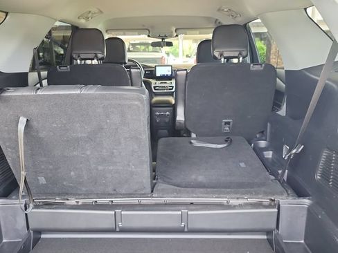 Used 2022 Ford Explorer XLT RWD image 22