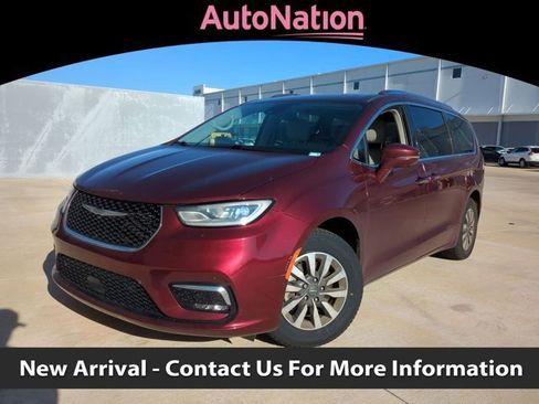 Used 2021 Chrysler Pacifica Touring-L w/ Premium & Safety Sphere Group image 1