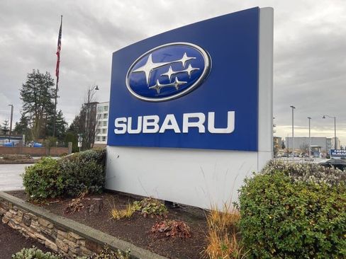 Used 2013 Subaru Legacy 3.6R Limited image 10