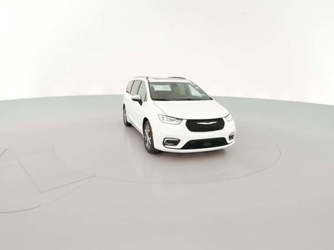 New 2026 Chrysler Pacifica Pinnacle image 17