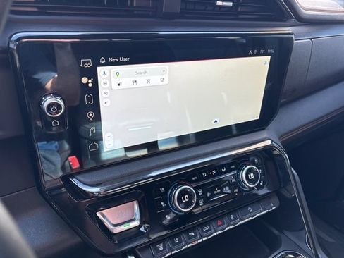 Used 2024 GMC Sierra 2500 AT4 w/ AT4 Premium Plus Package AWD/4WD image 11