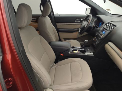 Used 2018 Ford Explorer XLT FWD image 21