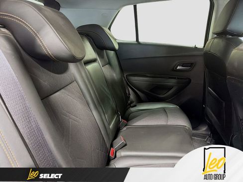 Used 2018 Chevrolet Trax LT w/ LT Convenience Package image 24