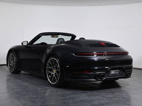 Used 2022 Porsche 911 Carrera RWD image 3