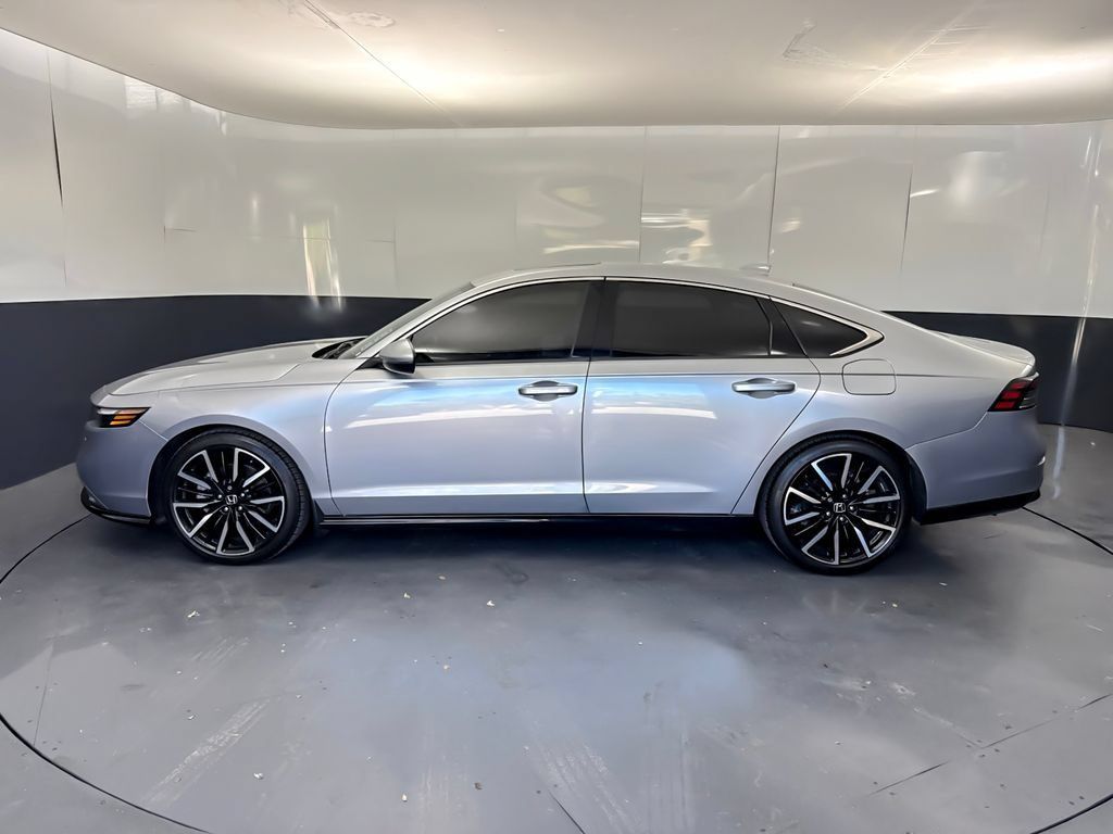 Used 2024 Honda Accord Touring image 6