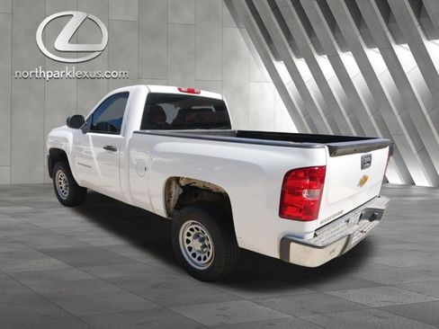 Used 2013 Chevrolet Silverado 1500 W/T RWD image 2