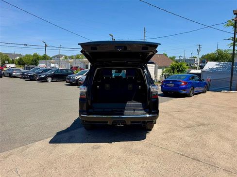 Used 2022 Toyota 4Runner Limited AWD/4WD image 5
