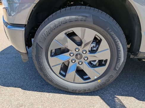 New 2025 Ford F150 Lightning Flash AWD/4WD image 10