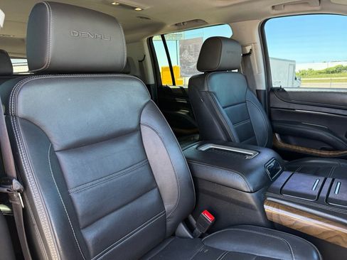 Used 2020 GMC Yukon XL Denali AWD/4WD image 13