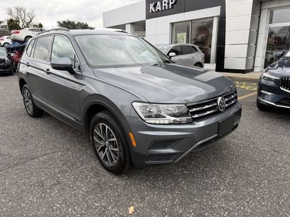 Used 2020 Volkswagen Tiguan SE w/ Panoramic Sunroof Package