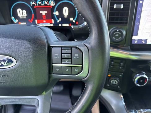 Used 2023 Ford F150 Lariat w/ Trailer Tow Package image 25