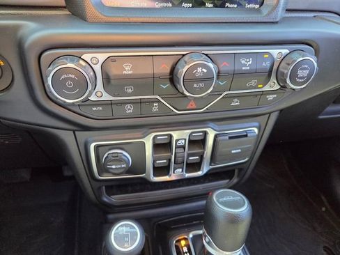 Certified 2021 Jeep Gladiator Sport AWD/4WD image 27