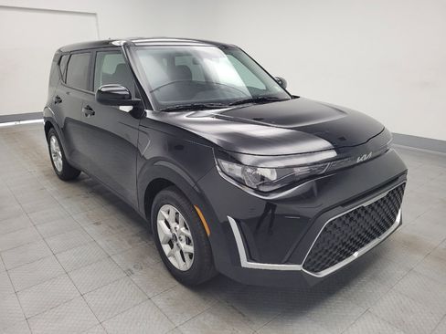 Used 2025 Kia Soul LX image 13