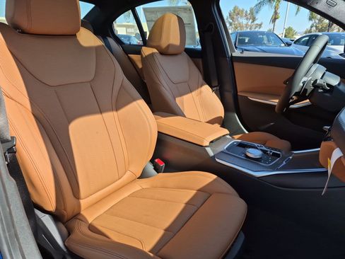 New 2026 BMW 330i Sedan w/ M Sport Package RWD image 34