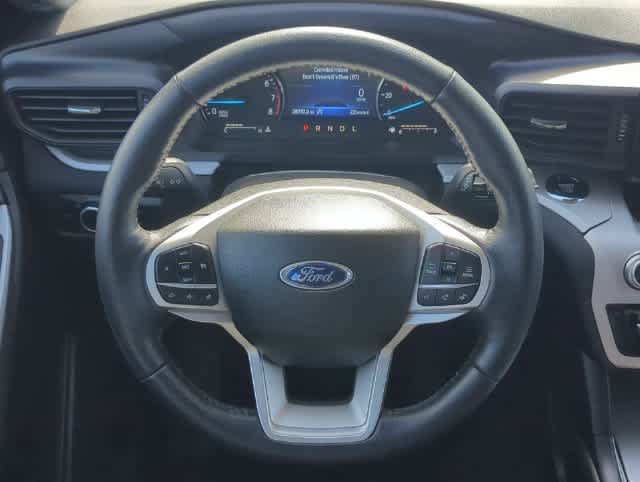 Used 2023 Ford Explorer XLT AWD/4WD image 24
