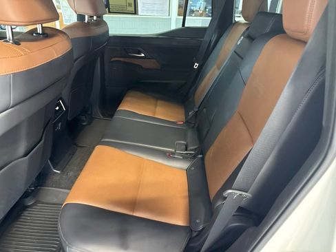 Used 2024 Lexus GX 550 w/ Accessory Package (Z1) AWD/4WD image 12