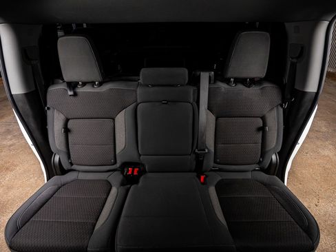 Used 2020 Chevrolet Silverado 1500 RST w/ Texas Edition image 34