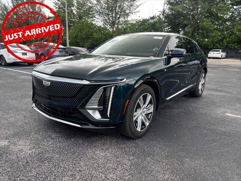 Used 2024 Cadillac Lyriq Tech RWD image 2