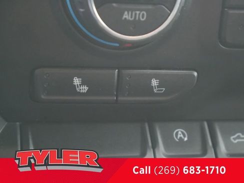 Used 2019 Chevrolet Silverado 1500 LT w/ Texas Edition AWD/4WD image 31