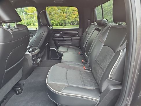 Used 2025 RAM 2500 Laramie AWD/4WD image 18