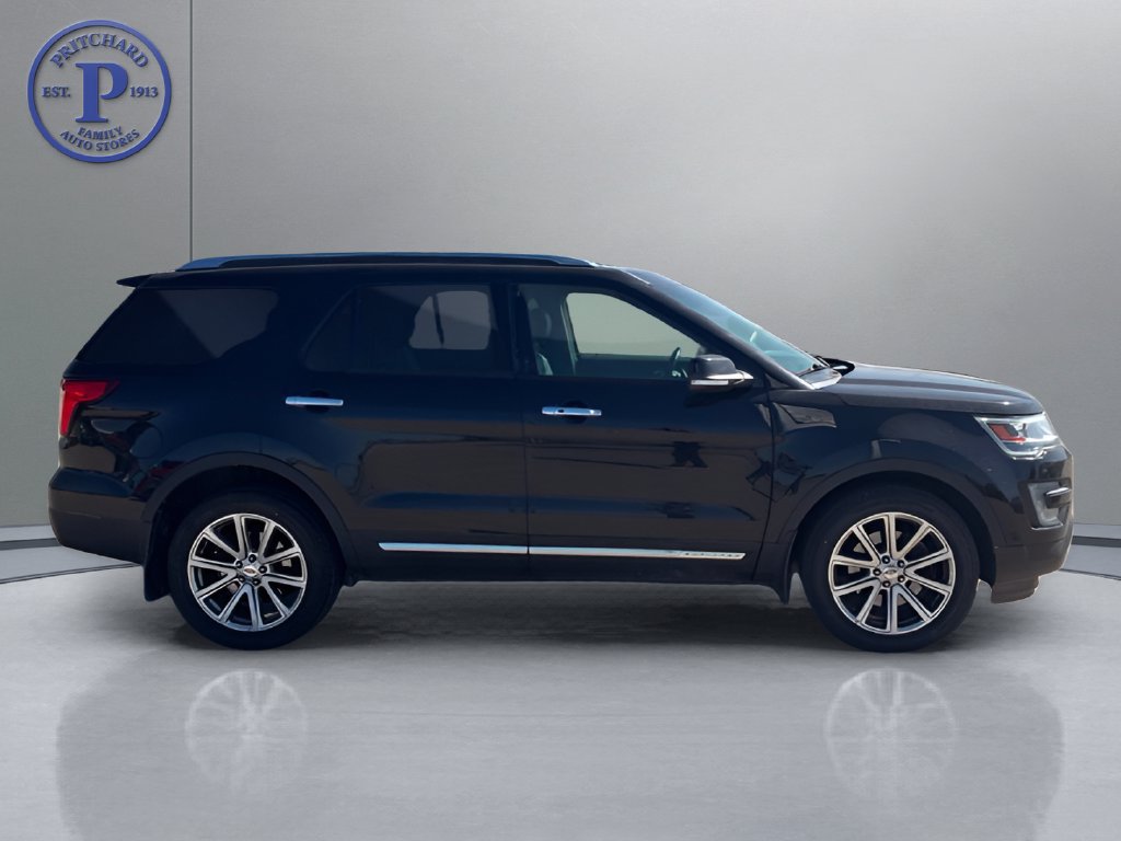Used 2017 Ford Explorer Limited w/ Equipment Group 301A AWD/4WD image 8