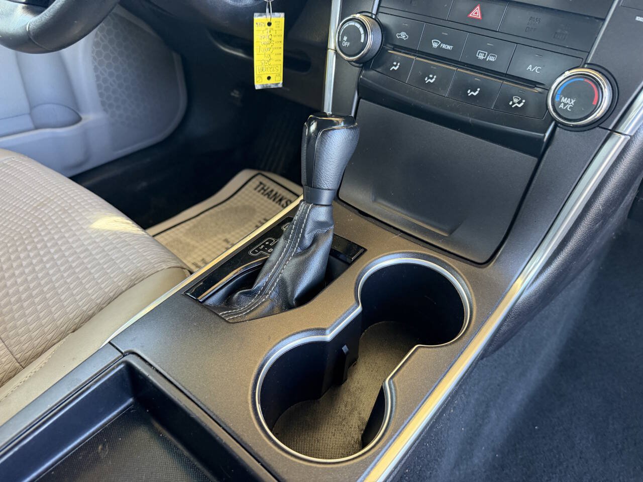 Used 2015 Toyota Camry SE FWD image 20
