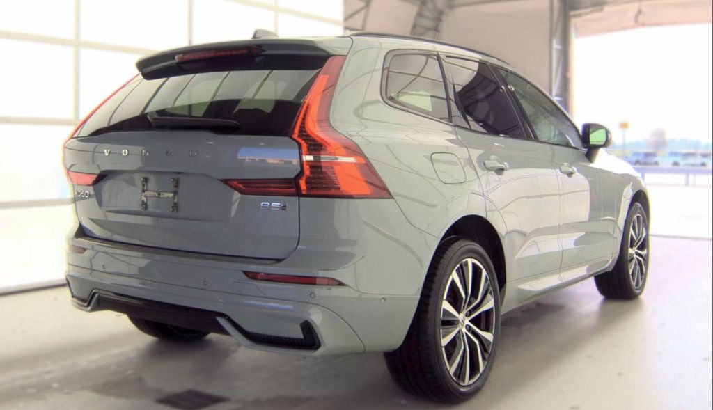Used 2024 Volvo XC60 B5 Plus w/ Protection Package Premier AWD/4WD image 6