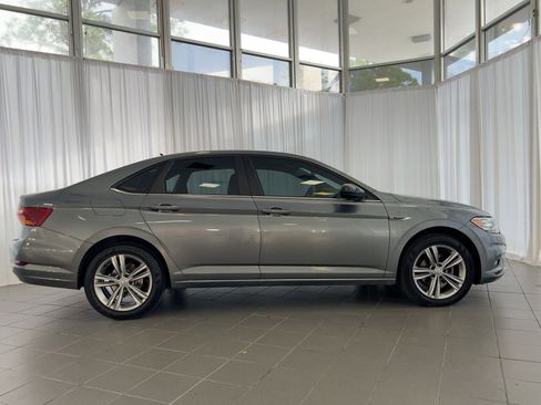 Used 2019 Volkswagen Jetta R-Line image 8