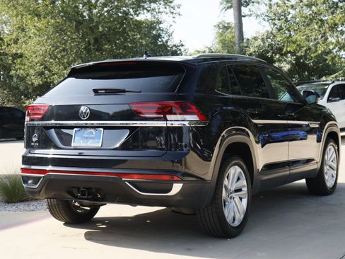 Used 2023 Volkswagen Atlas Cross Sport SE FWD image 5