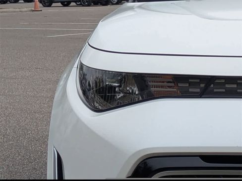 Used 2024 Kia Soul EX image 9