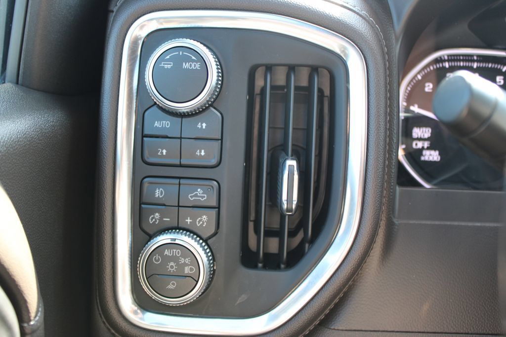 Used 2020 GMC Sierra 1500 SLT w/ SLT Convenience Package AWD/4WD image 45