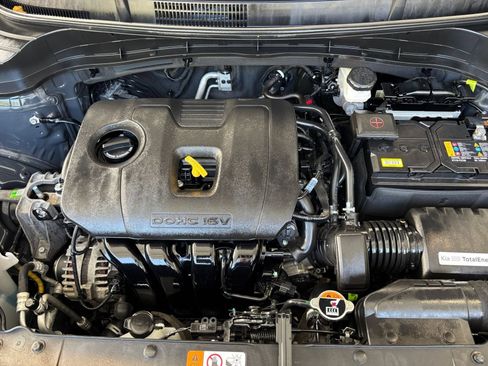 Used 2025 Kia Soul LX w/ LX Technology Package FWD image 32
