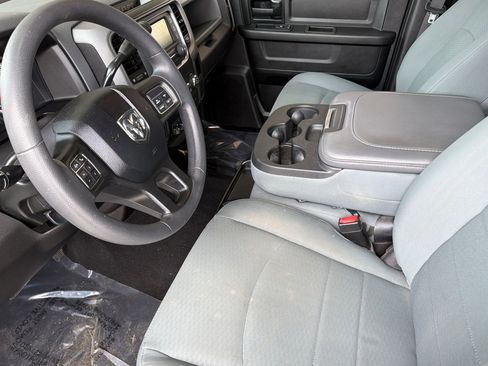 Used 2018 RAM 2500 Tradesman w/ Chrome Appearance Group AWD/4WD image 9