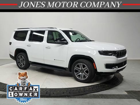 Used 2025 Jeep Wagoneer 2WD image 1