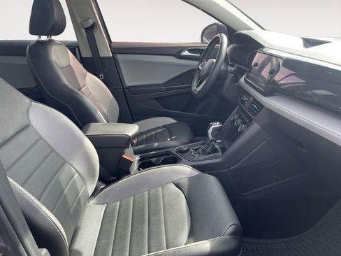 Used 2022 Volkswagen Taos SEL image 15