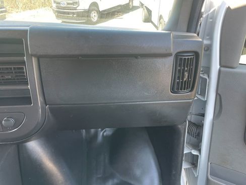Used 2021 GMC Savana 3500 w/ Power Convenience Package RWD image 27