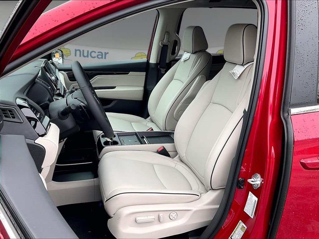 New 2026 Honda Odyssey Touring image 11