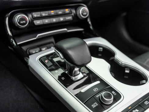 Used 2022 Kia Stinger GT2 image 31