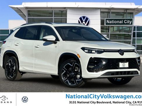 New 2026 Volkswagen Tiguan SEL R-Line image 1