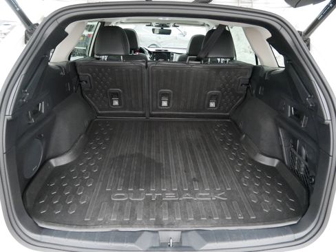 Used 2023 Subaru Outback Limited image 18