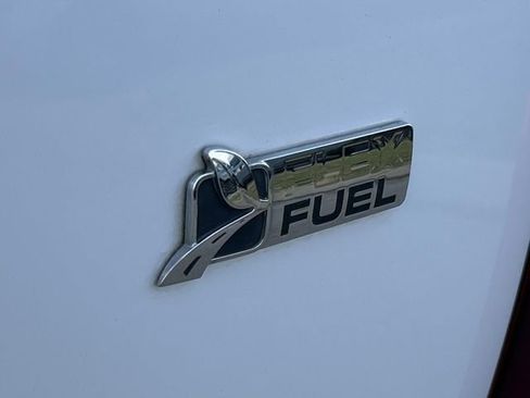 Used 2011 Ford Expedition EL XLT image 11