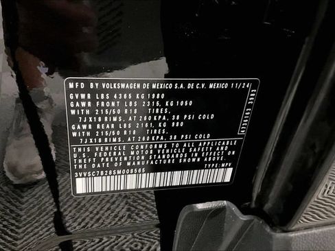 Used 2025 Volkswagen Taos SE FWD image 39